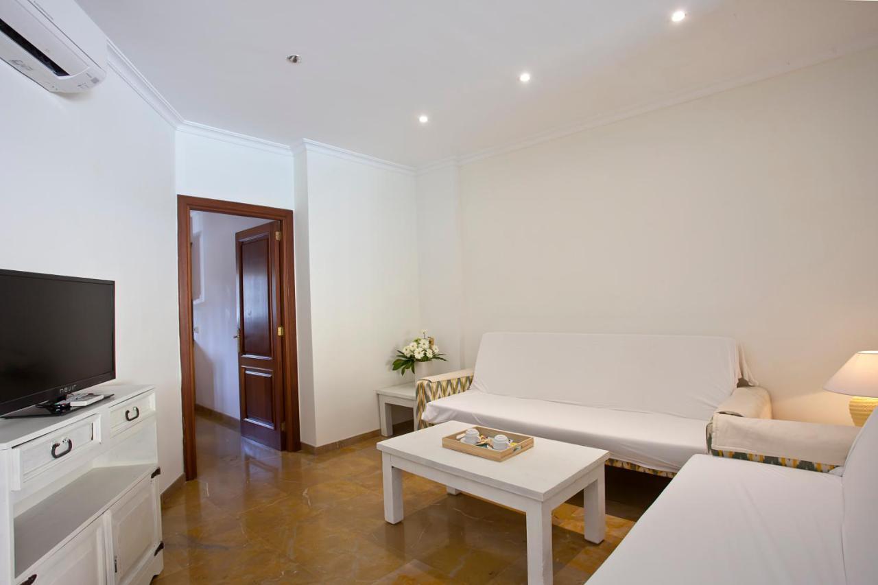 Apartments Galeon Suites Port de Pollença Esterno foto